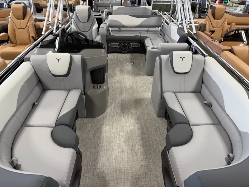 Slide: The Image of Tahoe LTZ 2385 VRL Swingback & Honda 4-Stroke EFI 2025 - 6