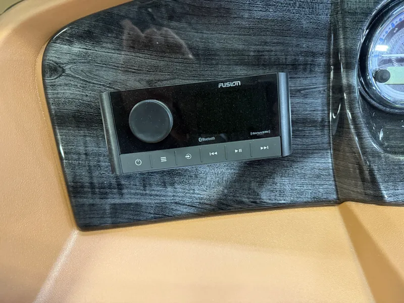 Slide: The Image of Tahoe LTZ 2385 Swingback (VRL) & Honda 4-Stroke EFI 2025 - 13