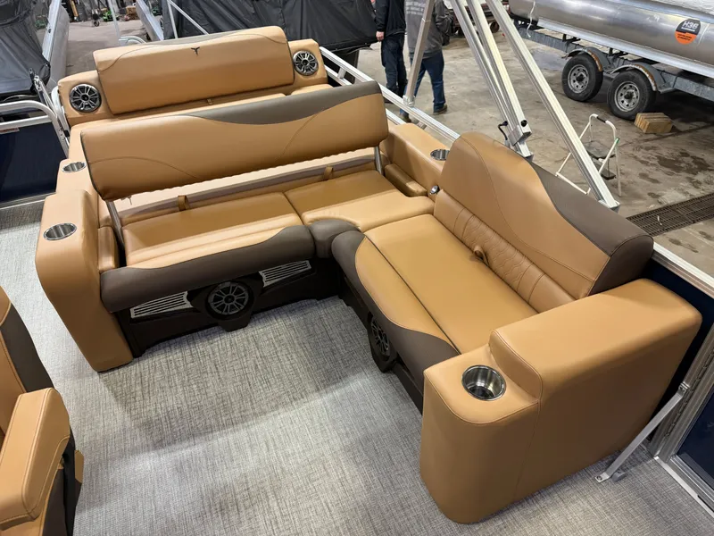 Slide: The Image of Tahoe LTZ 2385 Swingback (VRL) & Honda 4-Stroke EFI 2025 - 19