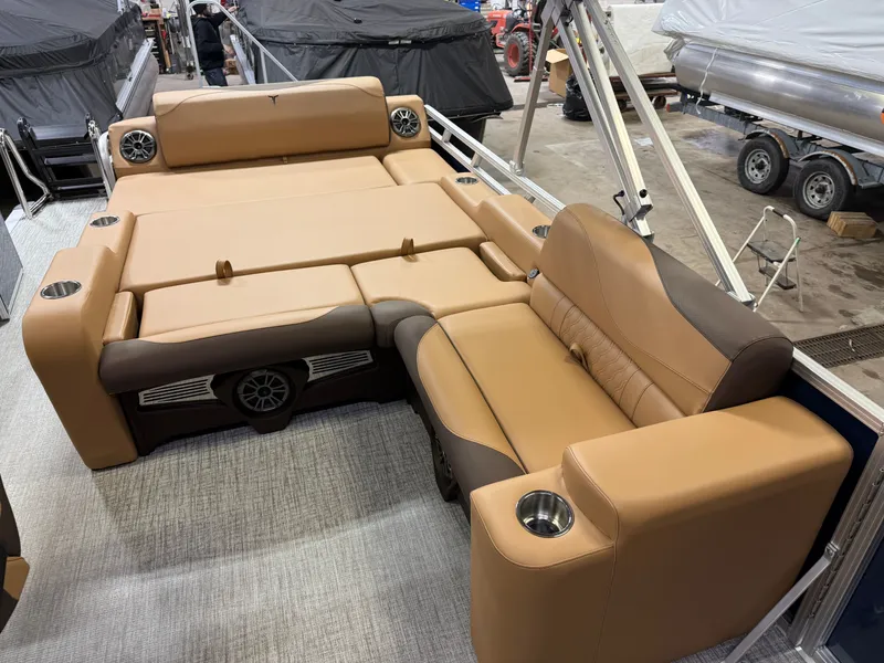 Slide: The Image of Tahoe LTZ 2385 Swingback (VRL) & Honda 4-Stroke EFI 2025 - 21