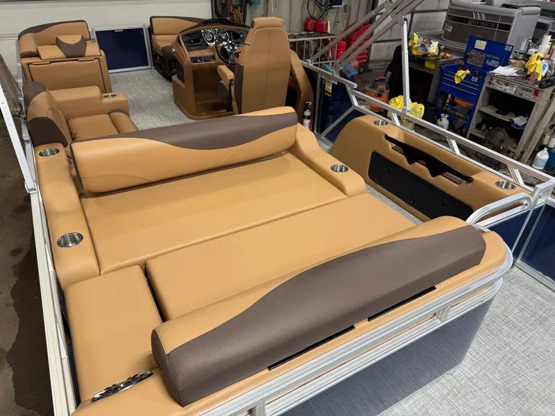 Slide: The Image of Tahoe LTZ 2385 Swingback (VRL) & Honda 4-Stroke EFI 2025 - 28