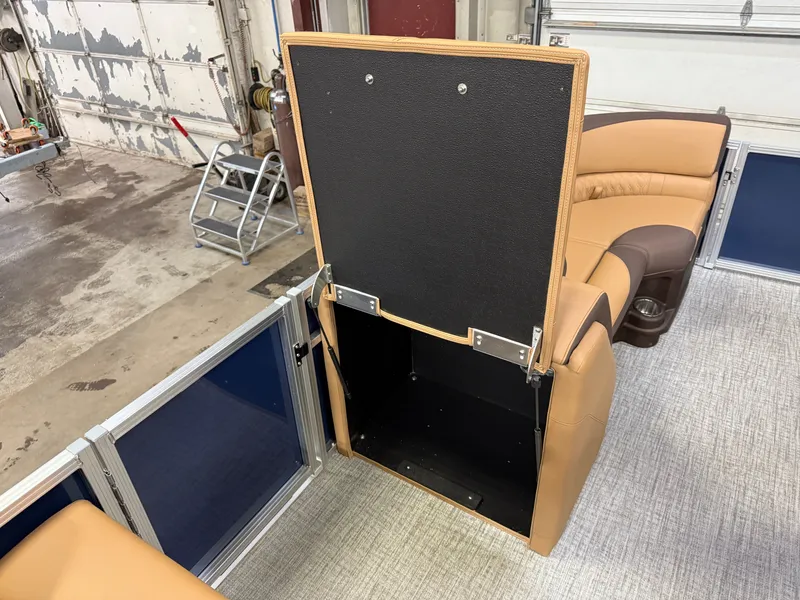 Slide: The Image of Tahoe LTZ 2385 Swingback (VRL) & Honda 4-Stroke EFI 2025 - 33