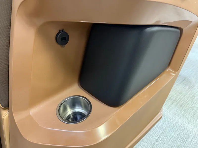 Slide: The Image of Tahoe LTZ 2385 Swingback (VRL) & Honda 4-Stroke EFI 2025 - 35