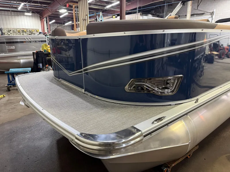 Slide: The Image of Tahoe LTZ 2385 Swingback (VRL) & Honda 4-Stroke EFI 2025 - 39