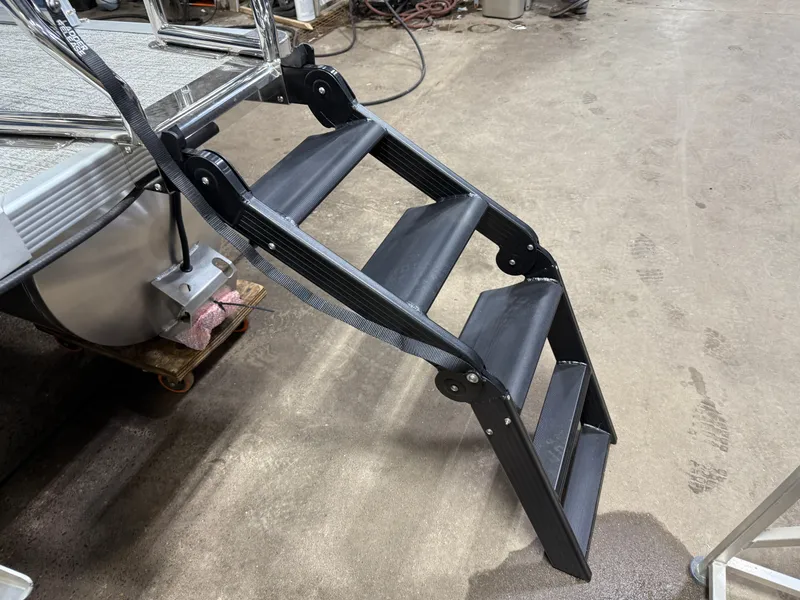 Slide: The Image of Tahoe LTZ 2385 Swingback (VRL) & Honda 4-Stroke EFI 2025 - 50