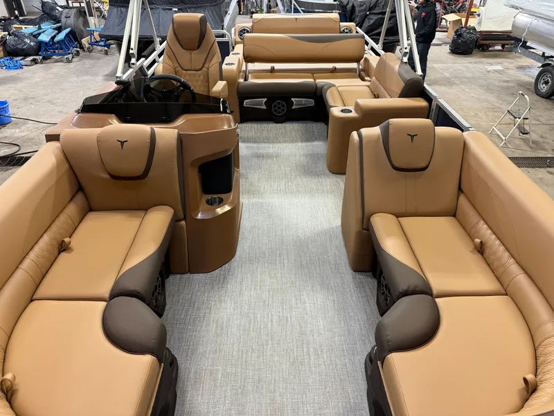 Slide: The Image of Tahoe LTZ 2385 Swingback (VRL) & Honda 4-Stroke EFI 2025 - 7