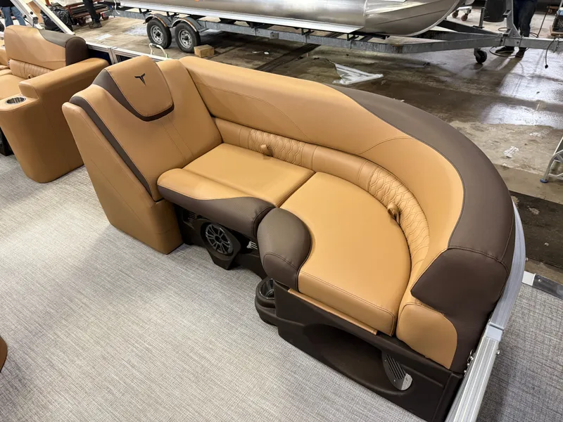 Slide: The Image of Tahoe LTZ 2385 Swingback (VRL) & Honda 4-Stroke EFI 2025 - 9