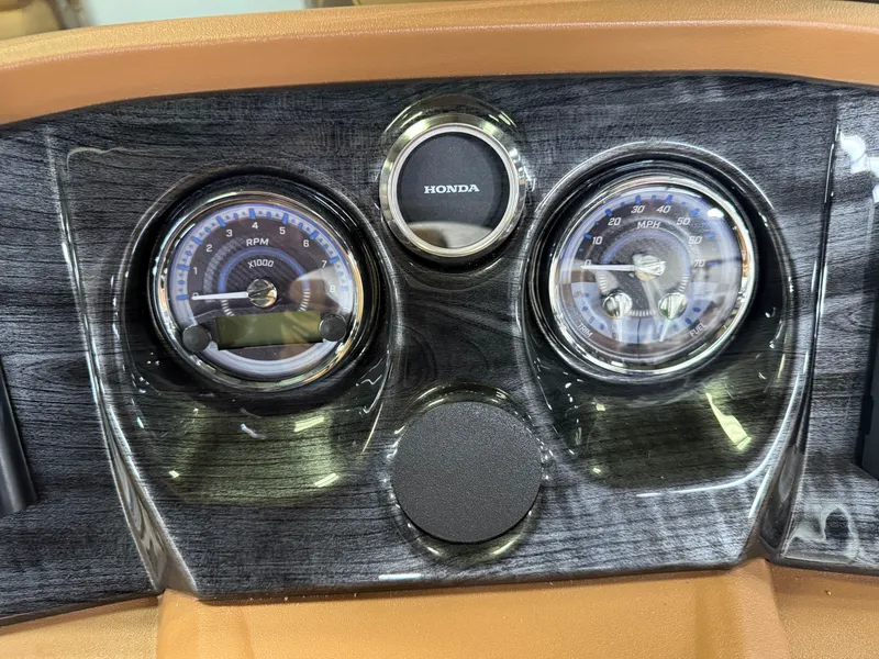 Slide: The Image of Tahoe LTZ 2385 Swingback (VRL) & Honda 4-Stroke EFI 2025 - 16