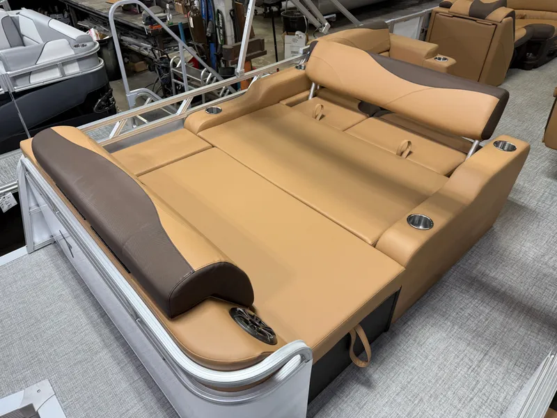 Slide: The Image of Tahoe LTZ 2385 Swingback (VRL) & Honda 4-Stroke EFI 2025 - 21