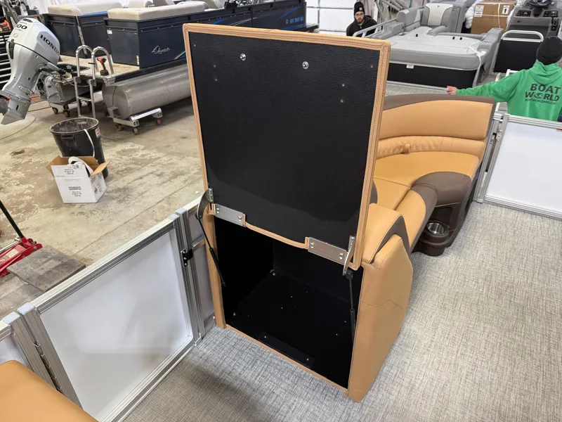 Slide: The Image of Tahoe LTZ 2385 Swingback (VRL) & Honda 4-Stroke EFI 2025 - 32