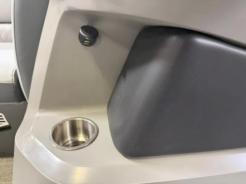 Slide: The Image of Tahoe LTZ 2385 Swingback (VRL) & Honda 4-Stroke EFI 2025 - 28