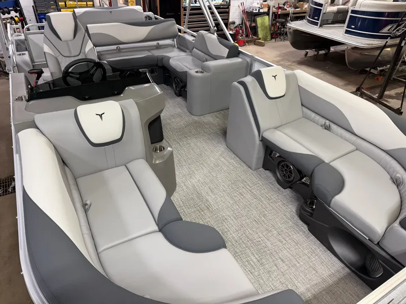 Slide: The Image of Tahoe LTZ 2385 Swingback (VRL) & Honda 4-Stroke EFI 2025 - 31