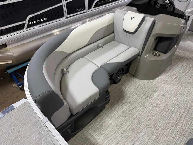 Slide: The Image of Tahoe LTZ 2385 Swingback (VRL) & Honda 4-Stroke EFI 2025 - 7