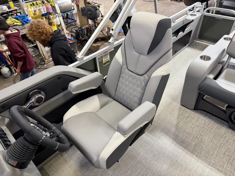 Slide: The Image of Tahoe LTZ 2385 Swingback (VRL) & Honda 4-Stroke EFI 2025 - 10