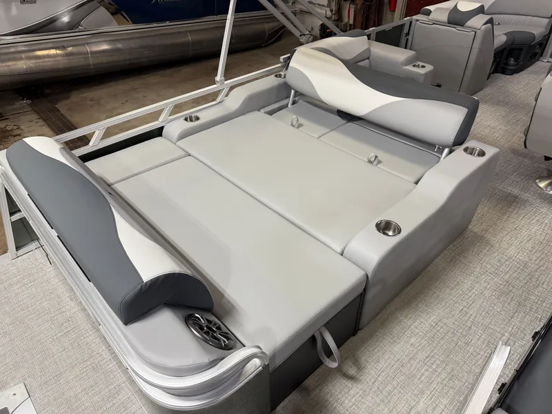 Slide: The Image of Tahoe LTZ 2385 Swingback (VRL) & Honda 4-Stroke EFI 2025 - 18