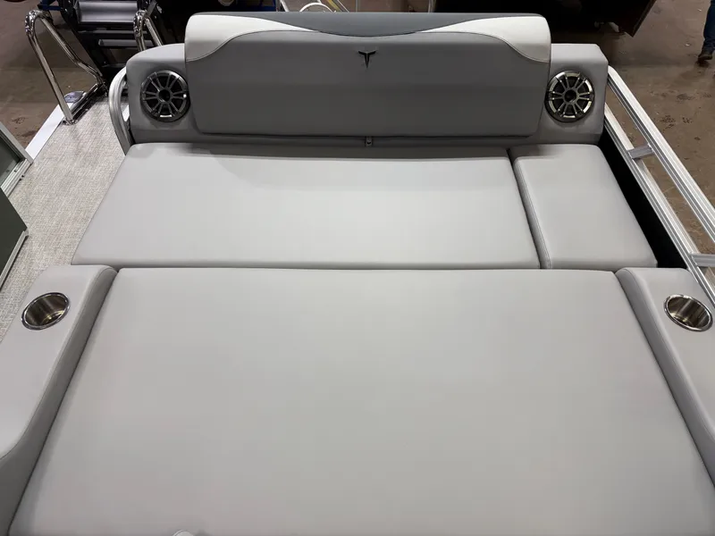 Slide: The Image of Tahoe LTZ 2385 Swingback (VRL) & Honda 4-Stroke EFI 2025 - 20