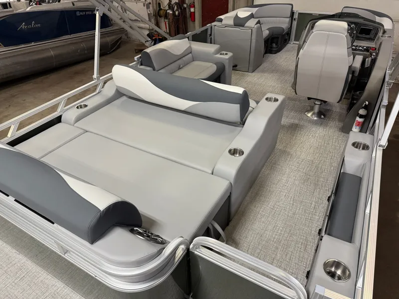 Slide: The Image of Tahoe LTZ 2385 Swingback (VRL) & Honda 4-Stroke EFI 2025 - 23