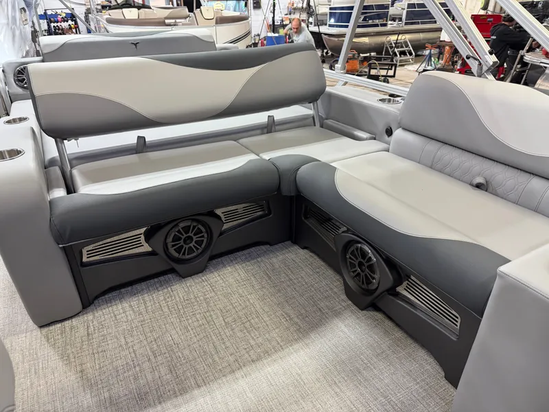 Slide: The Image of Tahoe LTZ 2385 Swingback (VRL) & Honda 4-Stroke EFI 2025 - 25