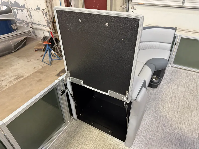 Slide: The Image of Tahoe LTZ 2385 Swingback (VRL) & Honda 4-Stroke EFI 2025 - 28