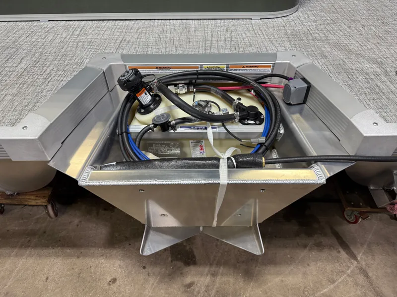 Slide: The Image of Tahoe LTZ 2385 Swingback (VRL) & Honda 4-Stroke EFI 2025 - 42