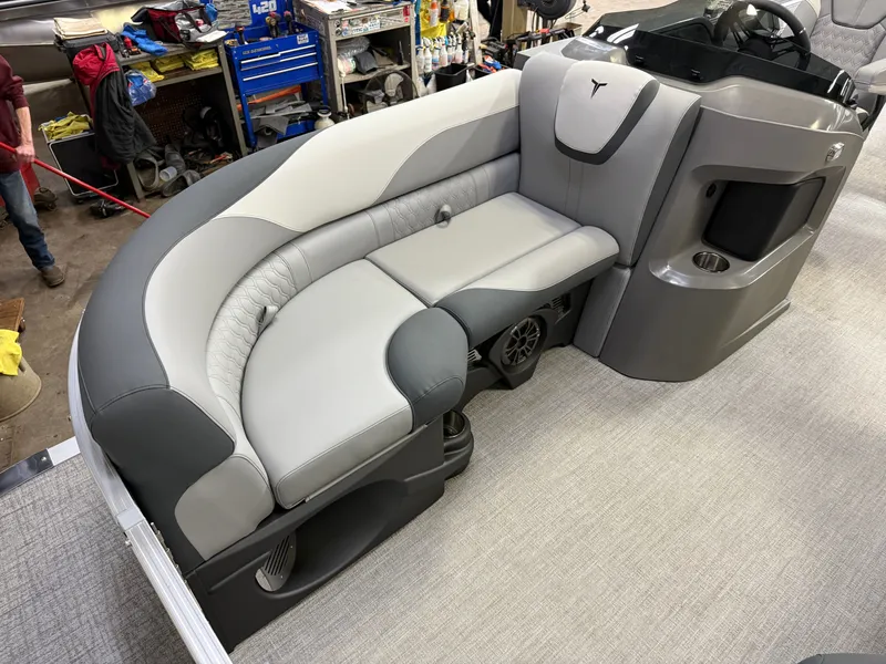 Slide: The Image of Tahoe LTZ 2385 Swingback (VRL) & Honda 4-Stroke EFI 2025 - 7