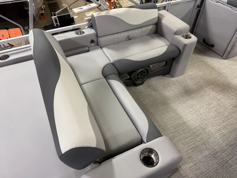 Slide: The Image of Tahoe LTZ 2385 Swingback (VRL) Pontoon & Honda 4-Stroke EFI 2025 - 18