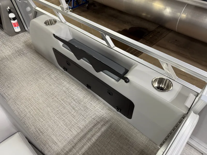 Slide: The Image of Tahoe LTZ 2385 Swingback (VRL) Pontoon & Honda 4-Stroke EFI 2025 - 24