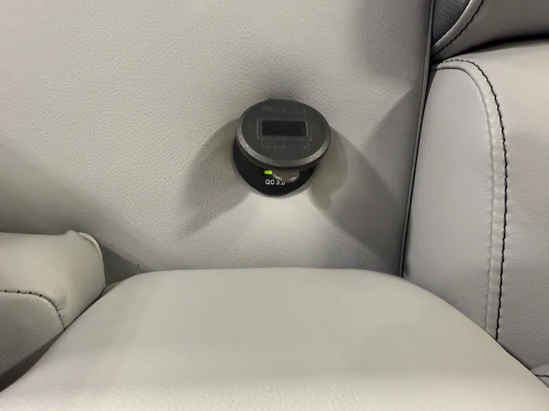 Slide: The Image of Tahoe LTZ 2385 Swingback (VRL) Pontoon & Honda 4-Stroke EFI 2025 - 28