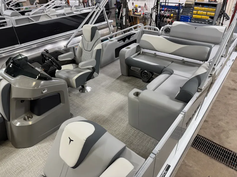 Slide: The Image of Tahoe LTZ 2385 Swingback (VRL) Pontoon & Honda 4-Stroke EFI 2025 - 3