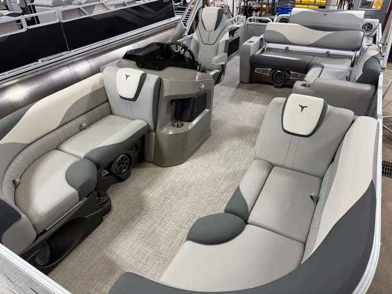 Slide: The Image of Tahoe LTZ 2385 Swingback (VRL) Pontoon & Honda 4-Stroke EFI 2025 - 34