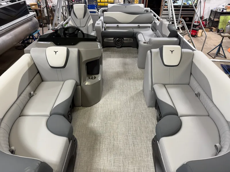 Slide: The Image of Tahoe LTZ 2385 Swingback (VRL) Pontoon & Honda 4-Stroke EFI 2025 - 6