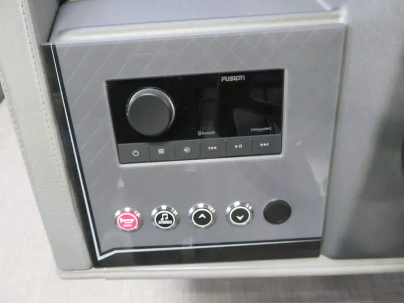 Slide: The Image of Tahoe Cascade 115HP VRB 2385 Swinback Pontoon 2024 - 12