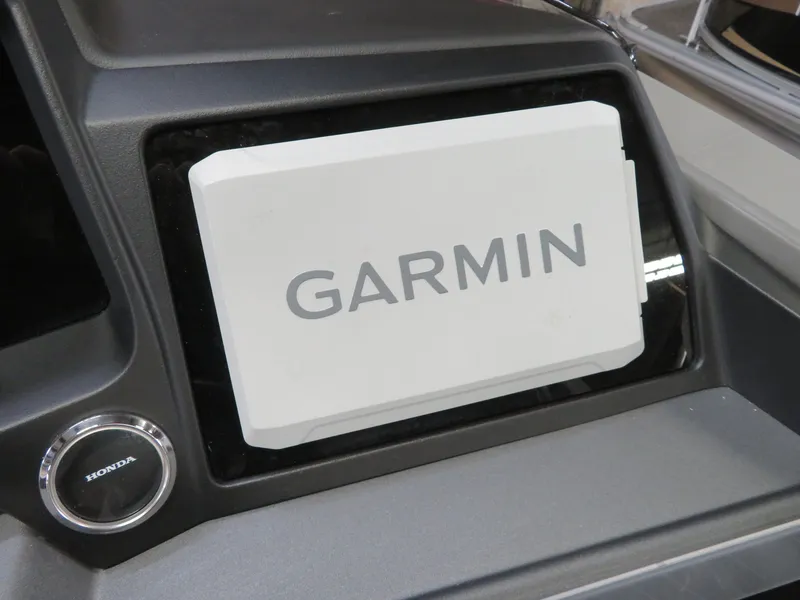 Slide: The Image of Tahoe Cascade 115HP VRB 2385 Swinback Pontoon 2024 - 14