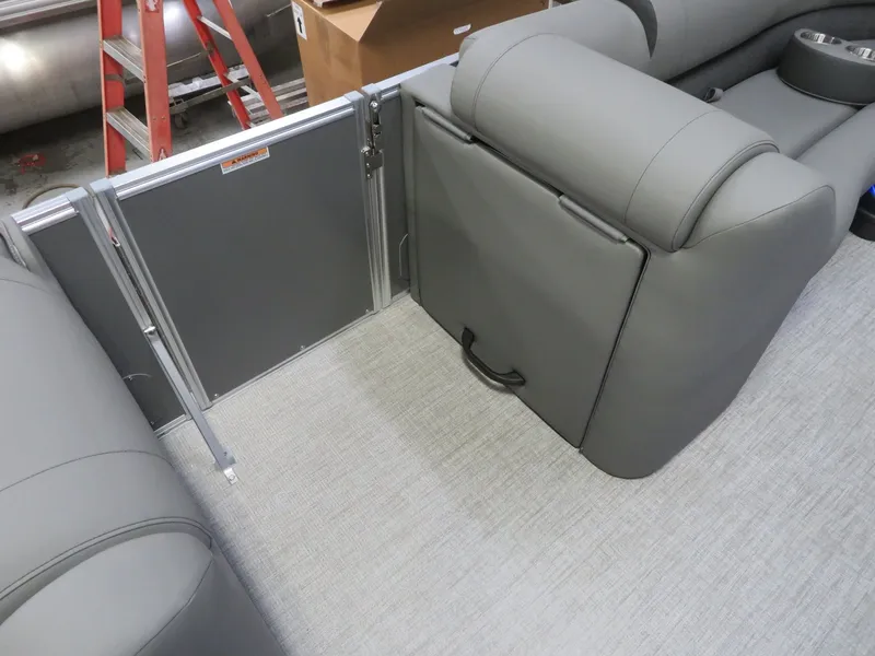 Slide: The Image of Tahoe Cascade 115HP VRB 2385 Swinback Pontoon 2024 - 28