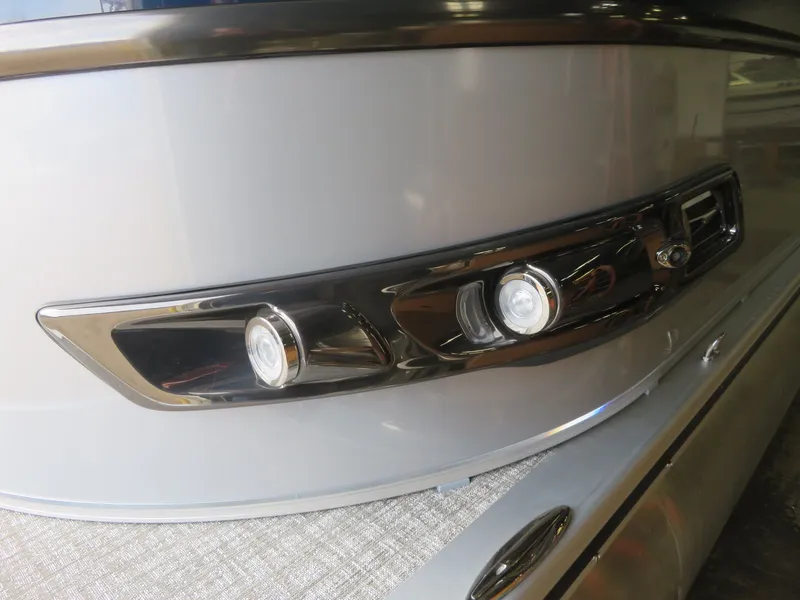 Slide: The Image of Tahoe Cascade 115HP VRB 2385 Swinback Pontoon 2024 - 40