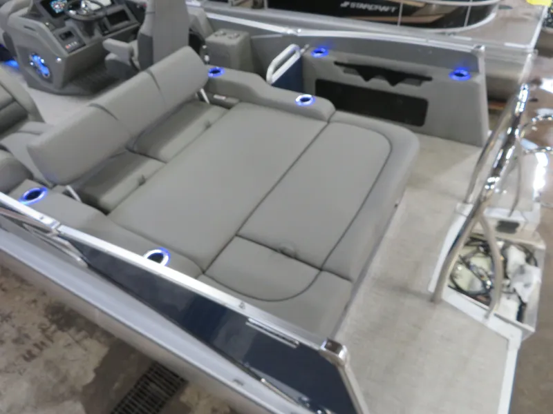 Slide: The Image of Tahoe Cascade 115HP VRB 2385 Swinback Pontoon 2024 - 5