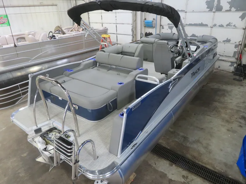 Slide: The Image of Tahoe Cascade 115HP VRB 2385 Swinback Pontoon 2024 - 50