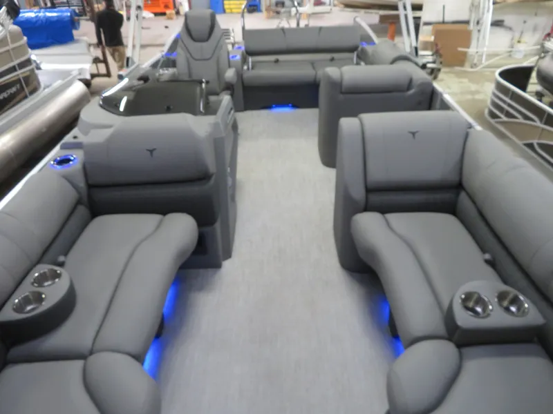 Slide: The Image of Tahoe Cascade 115HP VRB 2385 Swinback Pontoon 2024 - 7