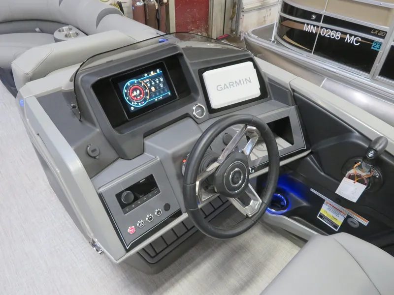 Slide: The Image of Tahoe Cascade 2385 Swingback (VRB) & Honda 4-Stroke EFI 2024 - 11