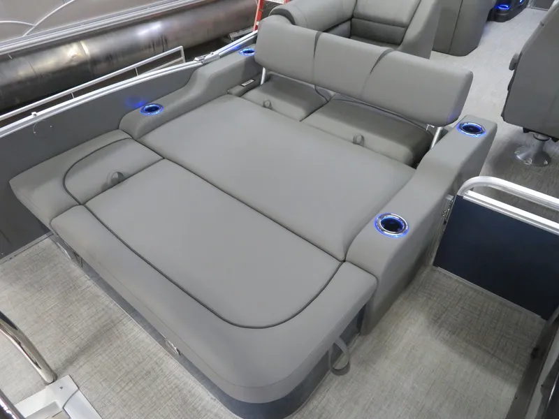 Slide: The Image of Tahoe Cascade 2385 Swingback (VRB) & Honda 4-Stroke EFI 2024 - 21