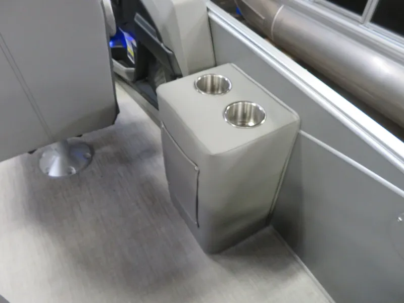 Slide: The Image of Tahoe Cascade 2385 Swingback (VRB) & Honda 4-Stroke EFI 2024 - 27