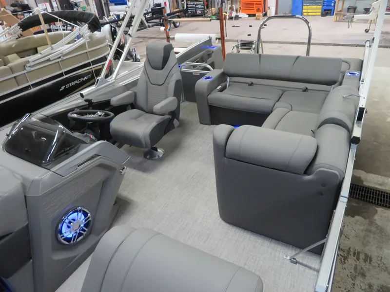 Slide: The Image of Tahoe Cascade 2385 Swingback (VRB) & Honda 4-Stroke EFI 2024 - 3