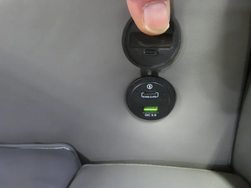 Slide: The Image of Tahoe Cascade 2385 Swingback (VRB) & Honda 4-Stroke EFI 2024 - 31