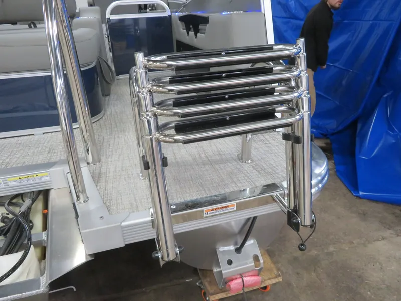 Slide: The Image of Tahoe Cascade 2385 Swingback (VRB) & Honda 4-Stroke EFI 2024 - 47