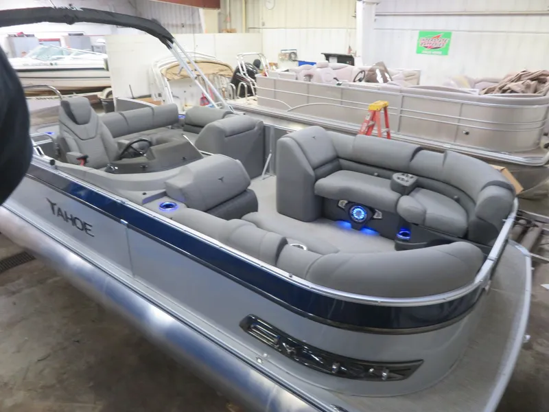 Slide: The Image of Tahoe Cascade 2385 Swingback (VRB) & Honda 4-Stroke EFI 2024 - 53