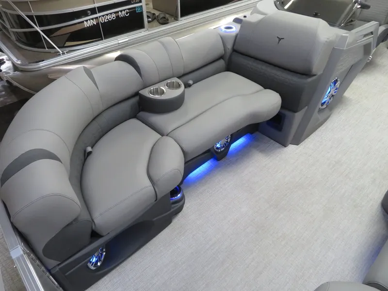 Slide: The Image of Tahoe Cascade 2385 Swingback (VRB) & Honda 4-Stroke EFI 2024 - 8