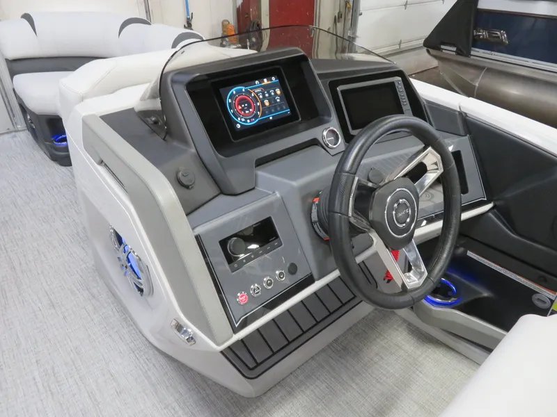 Slide: The Image of Tahoe Cascade 115HP VRB 2385 Swingback Pontoon 2024 - 15