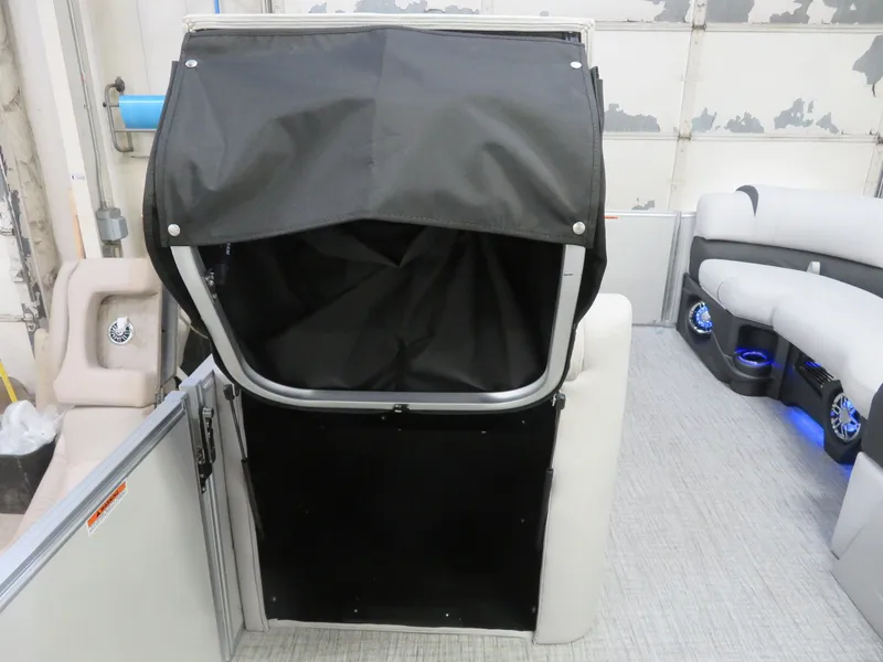 Slide: The Image of Tahoe Cascade 115HP VRB 2385 Swingback Pontoon 2024 - 28