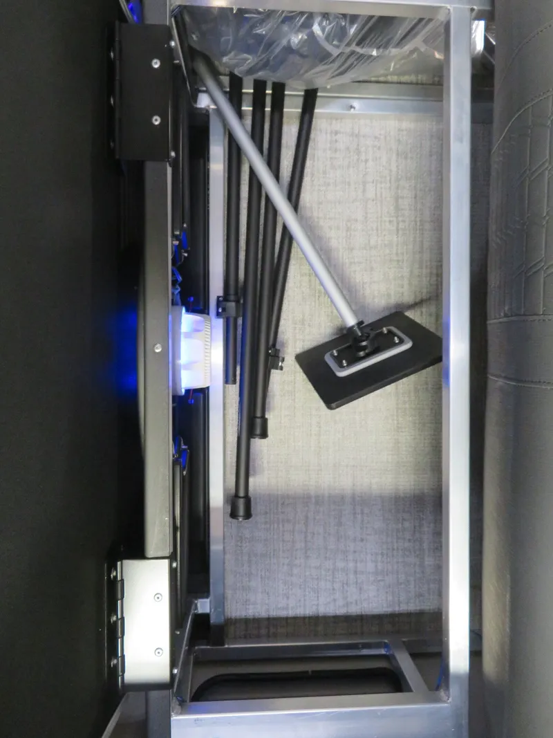 Slide: The Image of Tahoe Cascade 115HP VRB 2385 Swingback Pontoon 2024 - 38