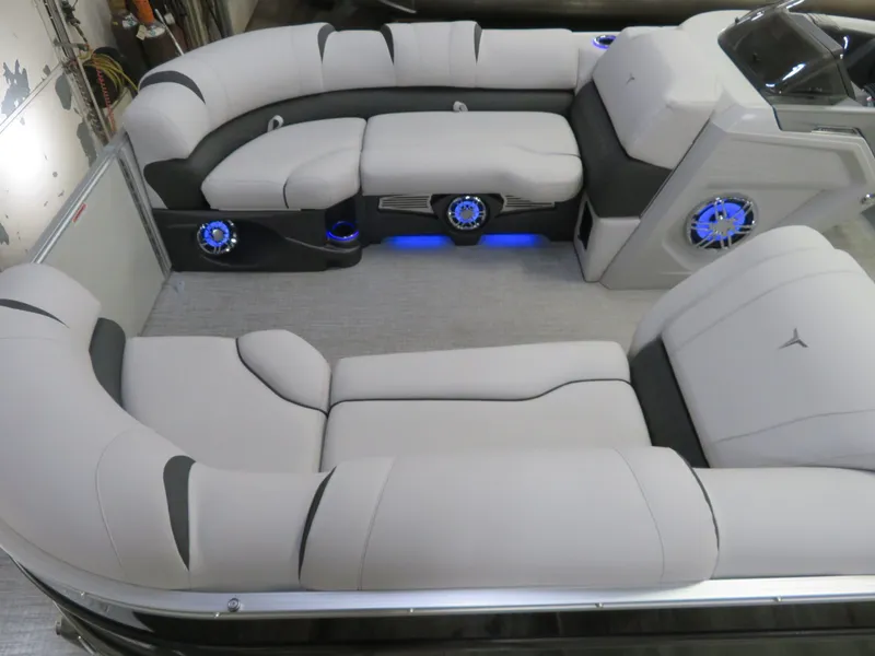 Slide: The Image of Tahoe Cascade 115HP VRB 2385 Swingback Pontoon 2024 - 4